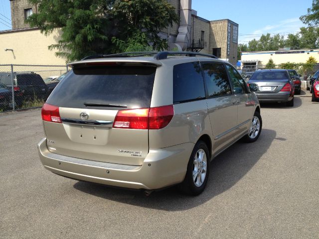 2005 Toyota Sienna Eddie Bauer 4x4