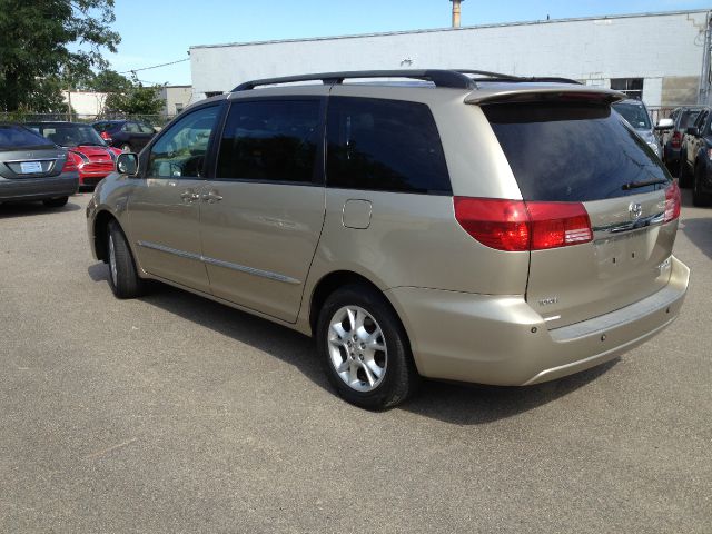 2005 Toyota Sienna Eddie Bauer 4x4
