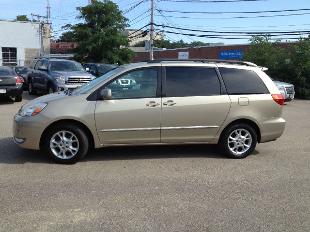 2005 Toyota Sienna Eddie Bauer 4x4