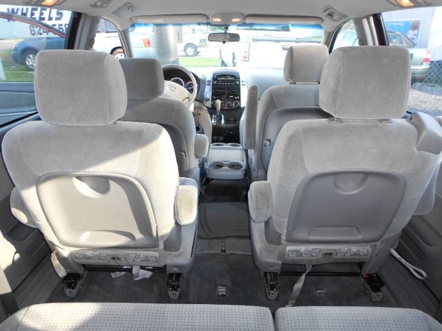 2006 Toyota Sienna XLT 4.6L 4WD