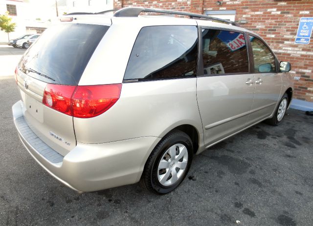2006 Toyota Sienna XLT 4.6L 4WD