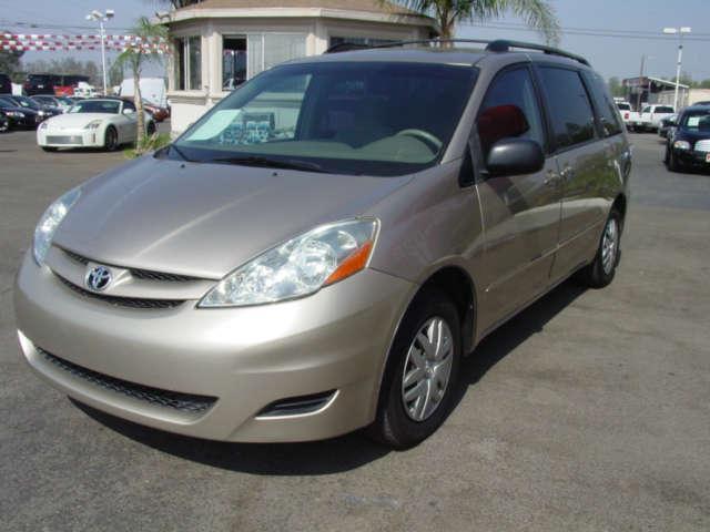 2006 Toyota Sienna SEL Sport Utility 4D
