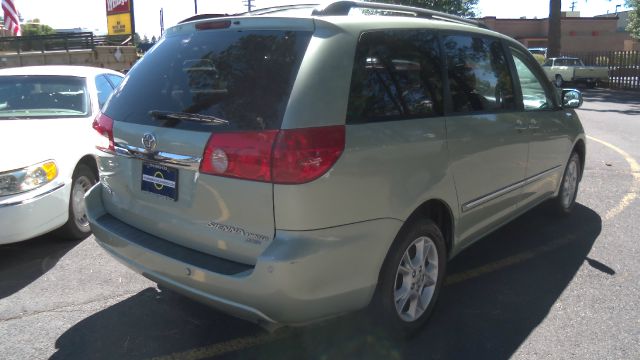 2006 Toyota Sienna XLT 4.6L 4WD
