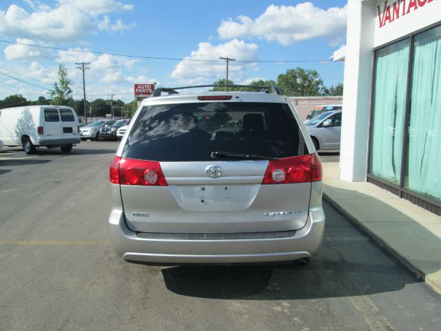 2006 Toyota Sienna 35TH Anniversary AWD