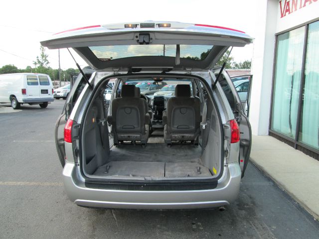 2006 Toyota Sienna 35TH Anniversary AWD