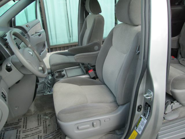 2006 Toyota Sienna 35TH Anniversary AWD