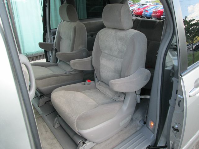 2006 Toyota Sienna 35TH Anniversary AWD