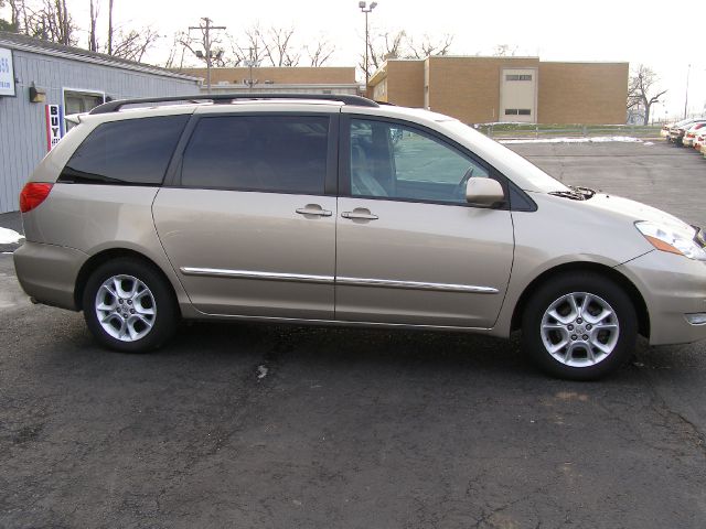 2006 Toyota Sienna Eddie Bauer 4x4