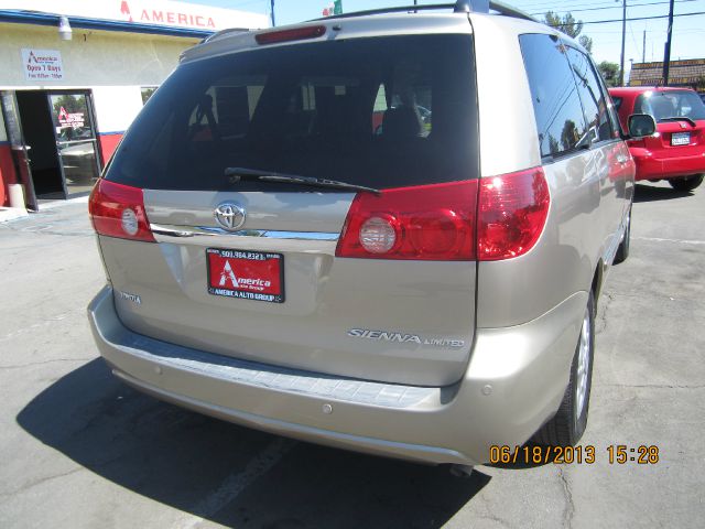 2006 Toyota Sienna Eddie Bauer 4x4