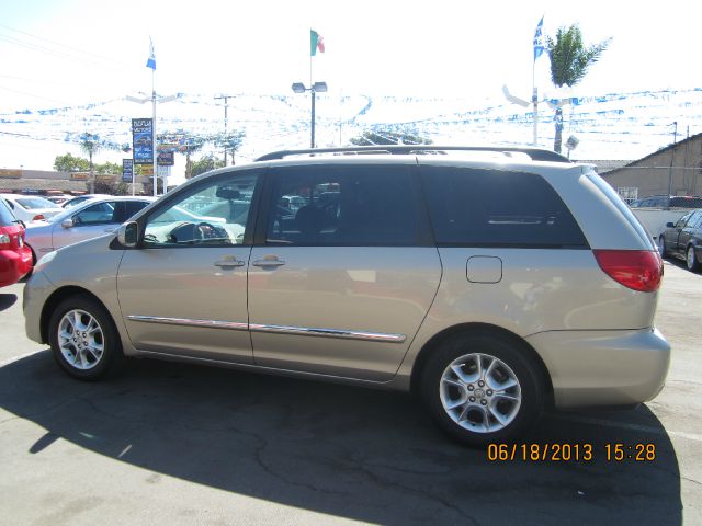 2006 Toyota Sienna Eddie Bauer 4x4