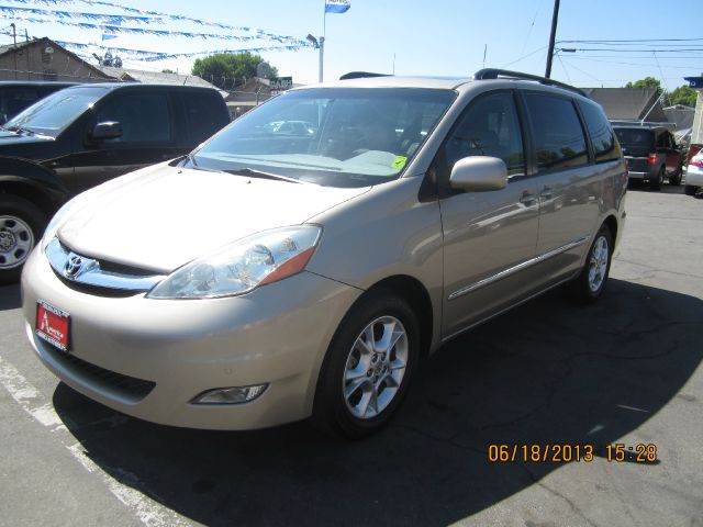 2006 Toyota Sienna Eddie Bauer 4x4