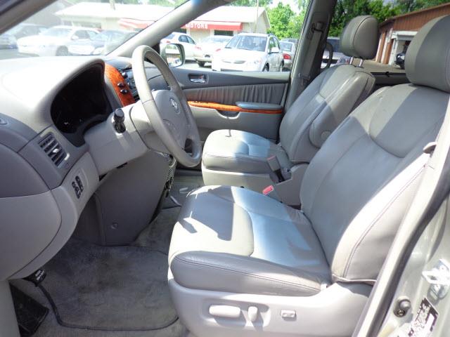 2006 Toyota Sienna FX35 AWD
