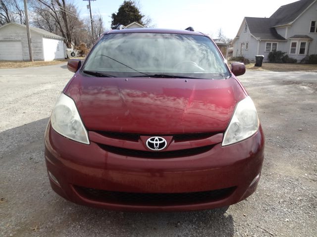 2006 Toyota Sienna SEL Sport Utility 4D