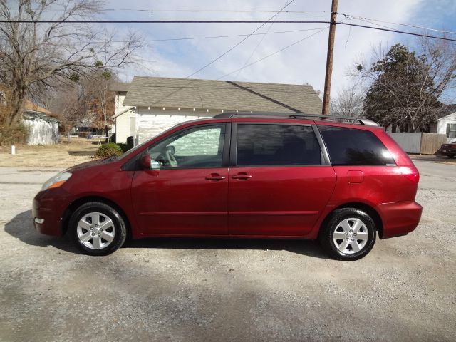 2006 Toyota Sienna SEL Sport Utility 4D