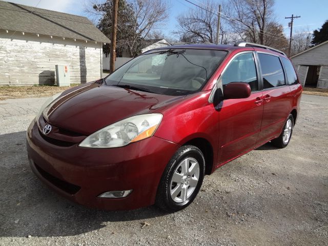 2006 Toyota Sienna SEL Sport Utility 4D