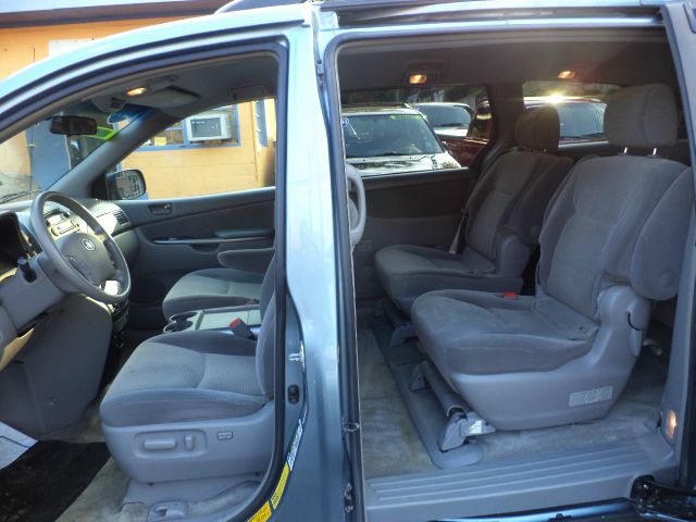 2006 Toyota Sienna 4.6L XLT Sport