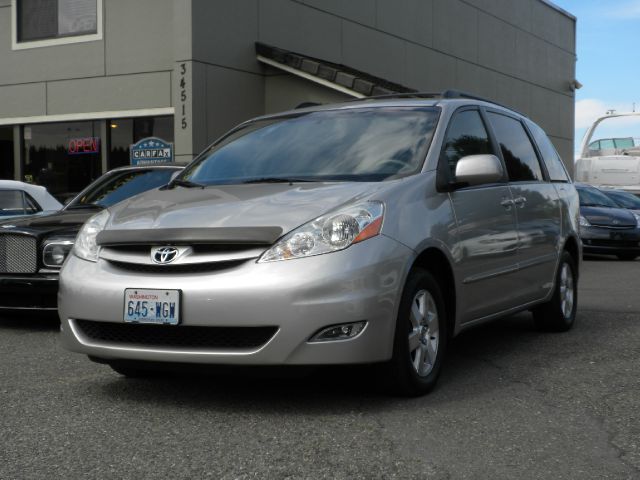2006 Toyota Sienna SEL Sport Utility 4D