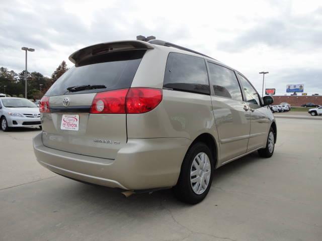 2006 Toyota Sienna SEL Sport Utility 4D