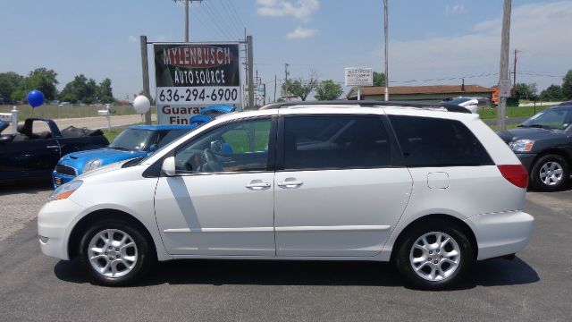 2006 Toyota Sienna SEL Sport Utility 4D