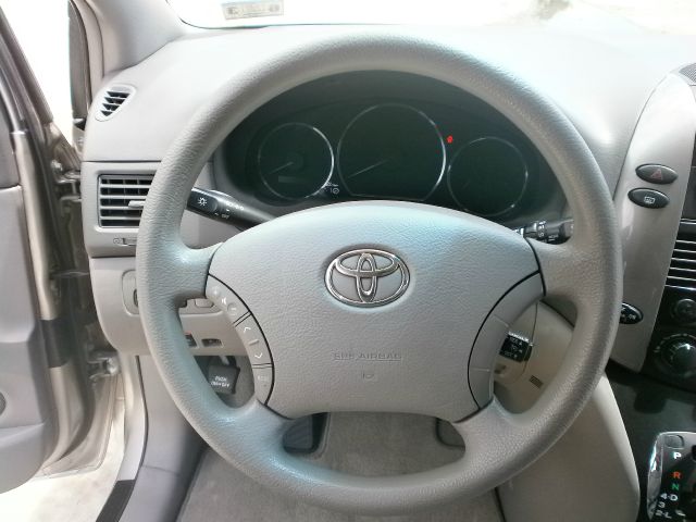 2006 Toyota Sienna XLT 4.6L 4WD