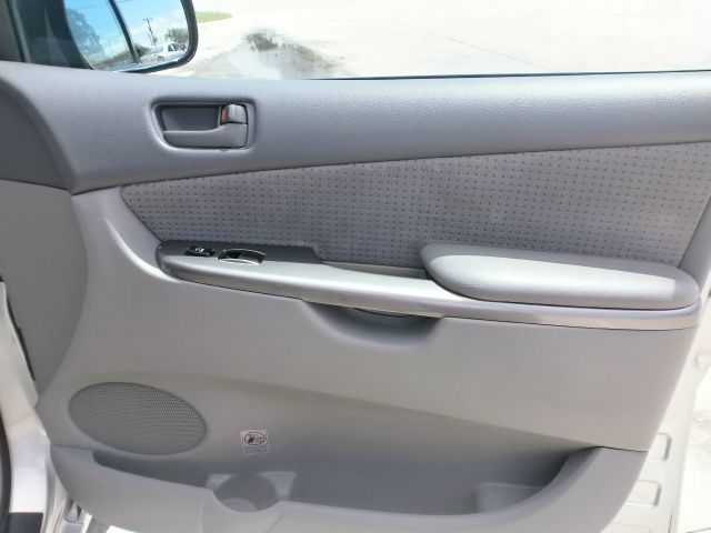 2006 Toyota Sienna XLT 4.6L 4WD