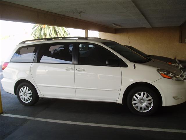 2006 Toyota Sienna SEL Sport Utility 4D