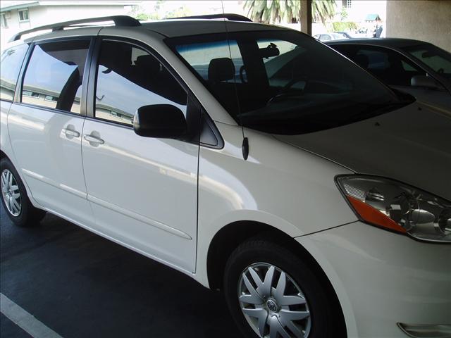 2006 Toyota Sienna SEL Sport Utility 4D