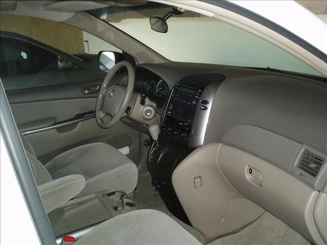 2006 Toyota Sienna SEL Sport Utility 4D