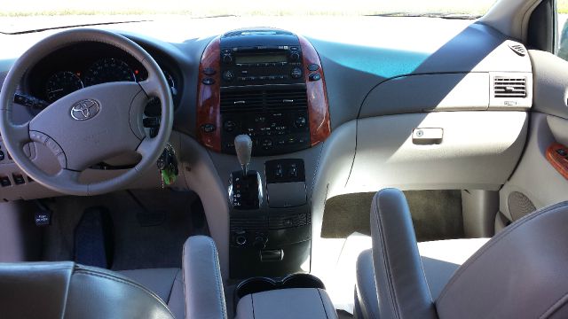2006 Toyota Sienna XLT 4.6L 4WD