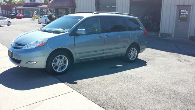 2006 Toyota Sienna XLT 4.6L 4WD