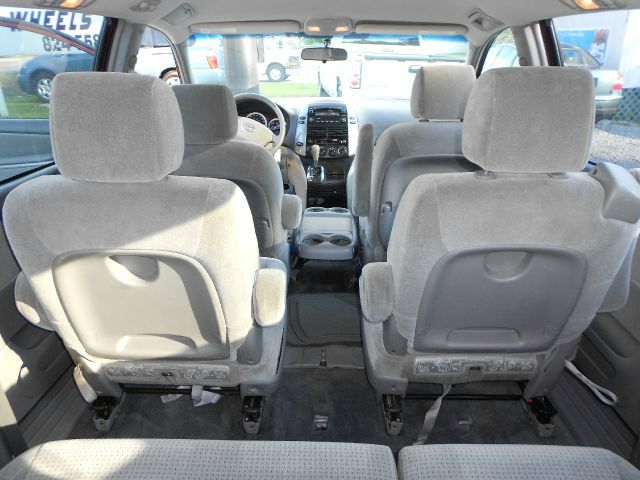 2006 Toyota Sienna XLT 4.6L 4WD