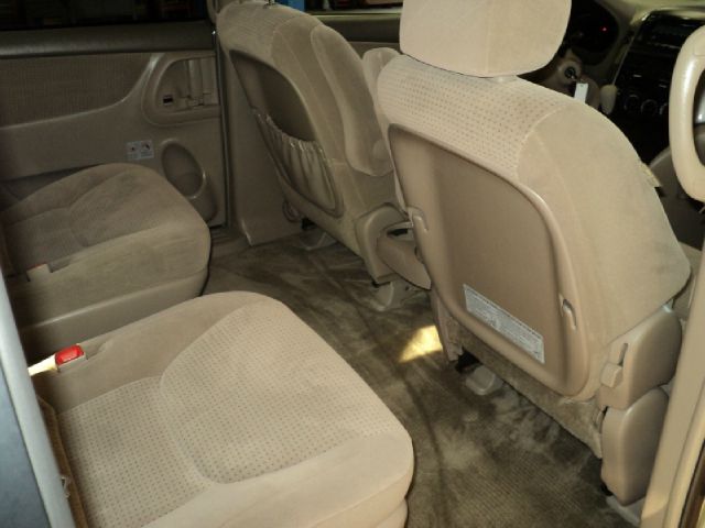 2006 Toyota Sienna X