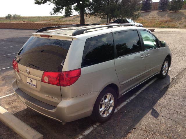 2006 Toyota Sienna SEL Sport Utility 4D