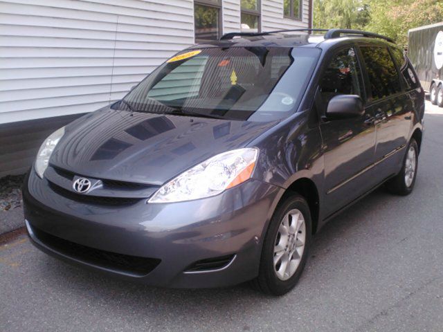 2006 Toyota Sienna 4.6L XLT Sport