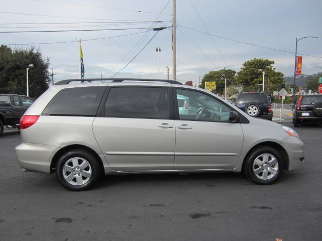 2006 Toyota Sienna XLT 4.6L 4WD