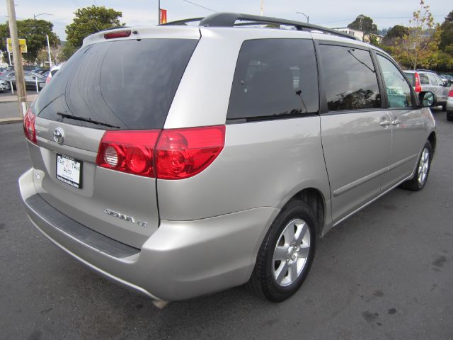 2006 Toyota Sienna XLT 4.6L 4WD