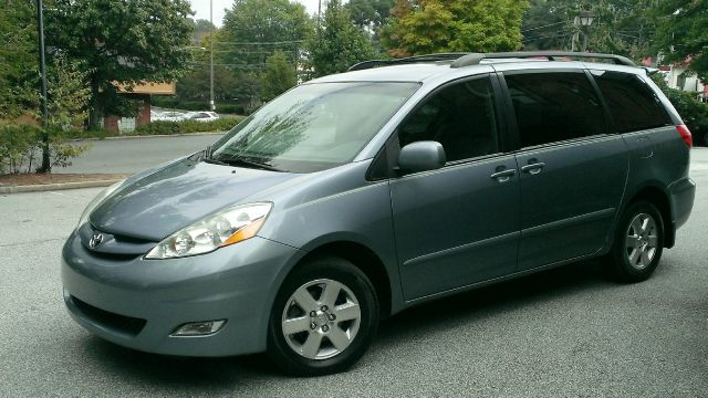 2006 Toyota Sienna SEL Sport Utility 4D