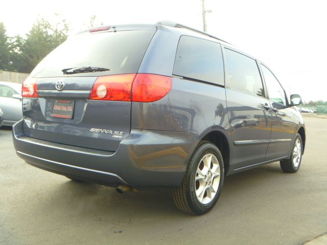 2006 Toyota Sienna FX35 AWD