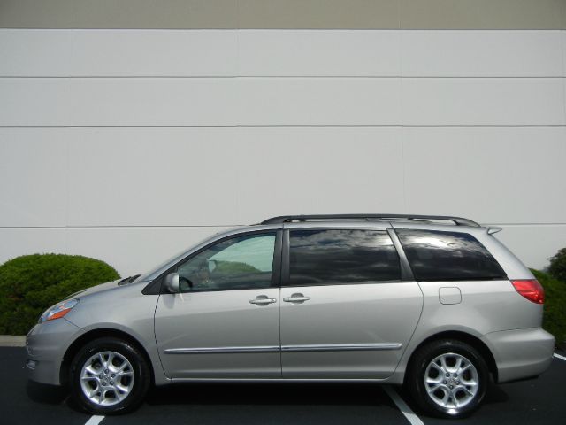 2006 Toyota Sienna XLT 4.6L 4WD