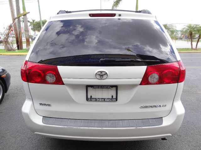 2006 Toyota Sienna SR5 Extcab 4x4