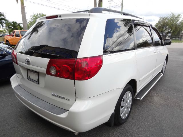 2006 Toyota Sienna SR5 Extcab 4x4