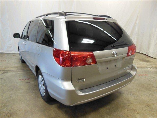 2007 Toyota Sienna XLE Leather Sunroof And DVD