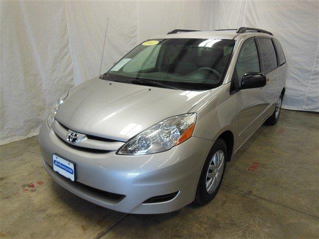 2007 Toyota Sienna XLE Leather Sunroof And DVD