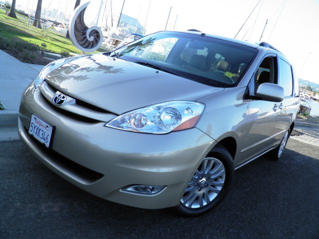 2007 Toyota Sienna SE MUST Seelooks Greatgas Saver Sedan