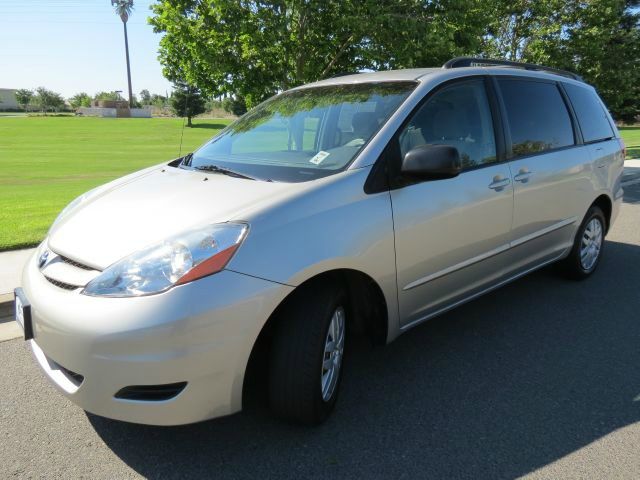 2007 Toyota Sienna XLT, Local Trade In
