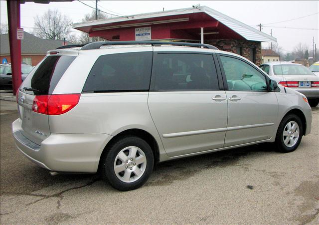 2007 Toyota Sienna X