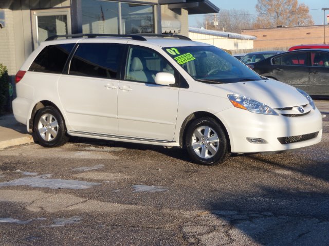 2007 Toyota Sienna GT Black Leather