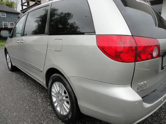2008 Toyota Sienna XLT 4.6L 4WD
