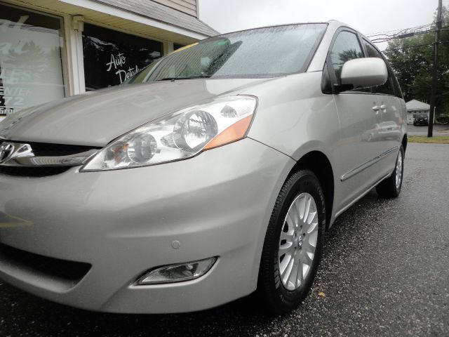 2008 Toyota Sienna XLT 4.6L 4WD
