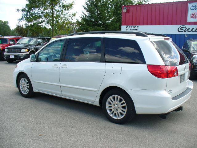 2008 Toyota Sienna GT Black Leather